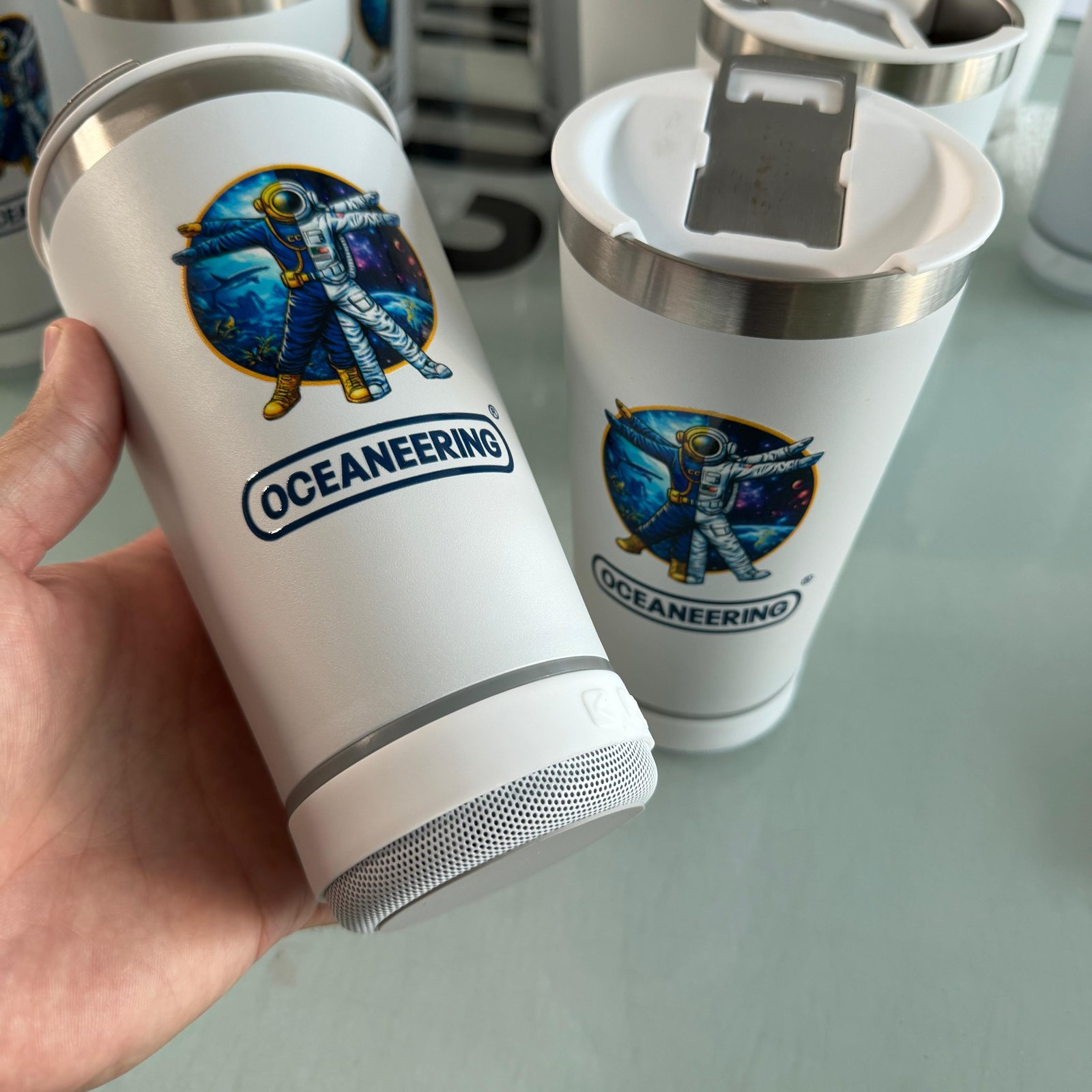 Copo térmico com som