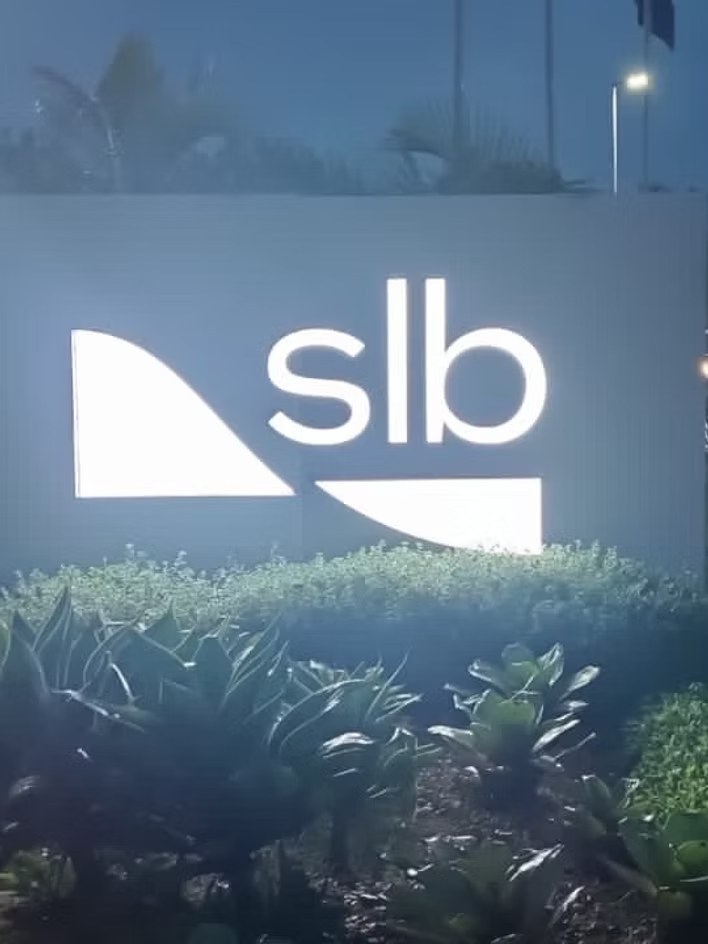 Identificação corporativa iluminada — SLB